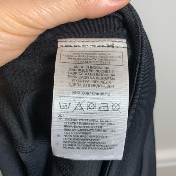 Adidas stretch sports skirt with built in shorts - Picture 3 of 8